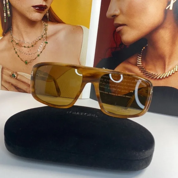 Tom Ford Duke Tf754 Soft Squared Acetate Shape Enriched By Metal Sunglasses 635483b8308f07227c087374.jpg main image 4